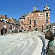 Amfitheater Klappoel en stadhuis van Borgloon, Haspengouw, België

